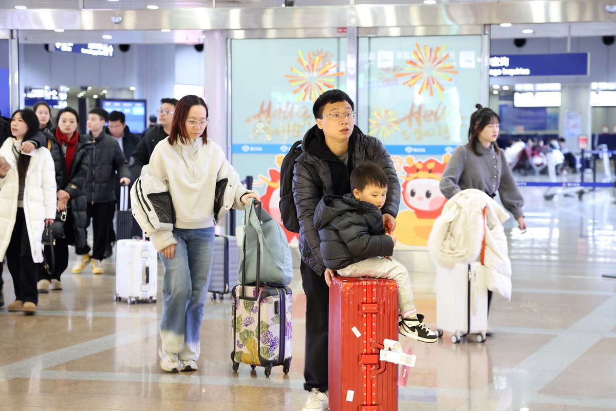 首都机场 T2 航站楼出发大厅